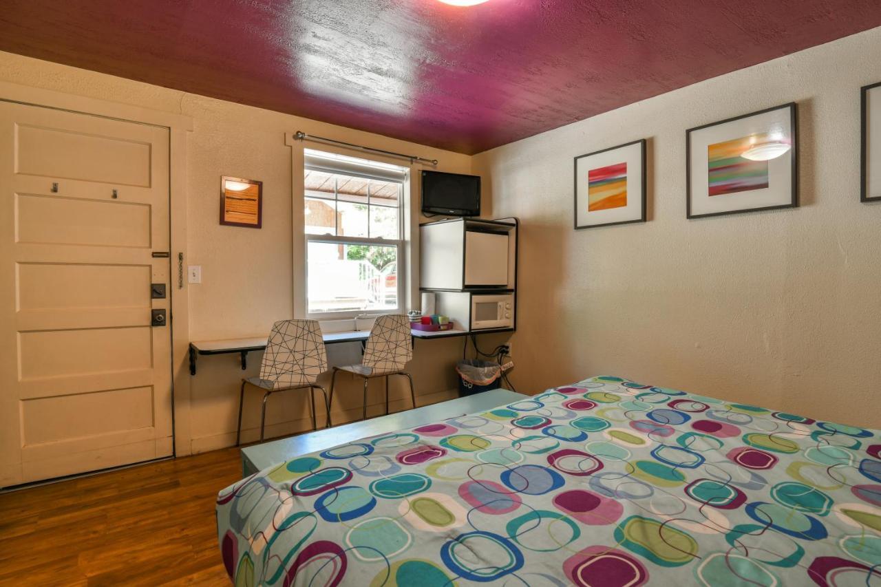Lodge 5 - Downtown Location. Studio With Shared Hot Tub. Minutes To Arches N.P. Moab Bagian luar foto