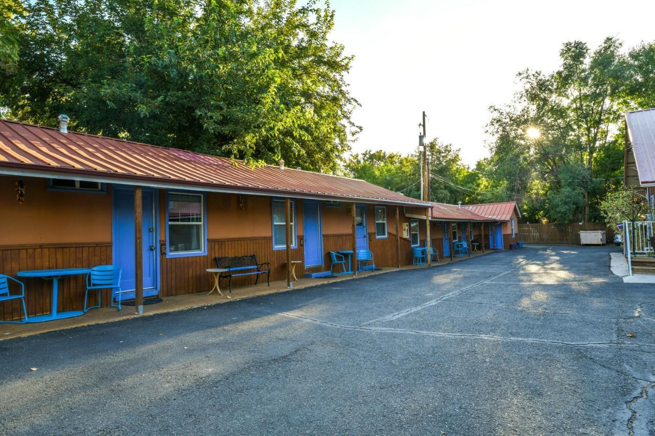 Lodge 5 - Downtown Location. Studio With Shared Hot Tub. Minutes To Arches N.P. Moab Bagian luar foto