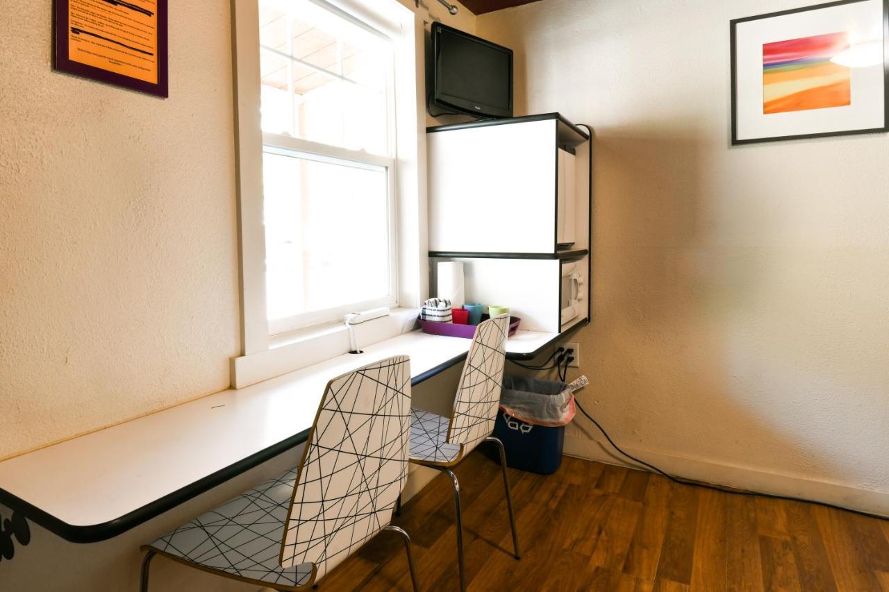 Lodge 5 - Downtown Location. Studio With Shared Hot Tub. Minutes To Arches N.P. Moab Bagian luar foto