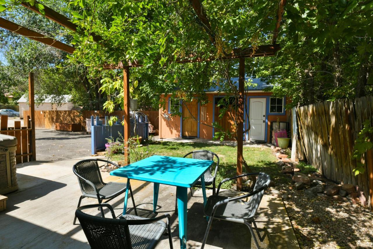 Lodge 5 - Downtown Location. Studio With Shared Hot Tub. Minutes To Arches N.P. Moab Bagian luar foto