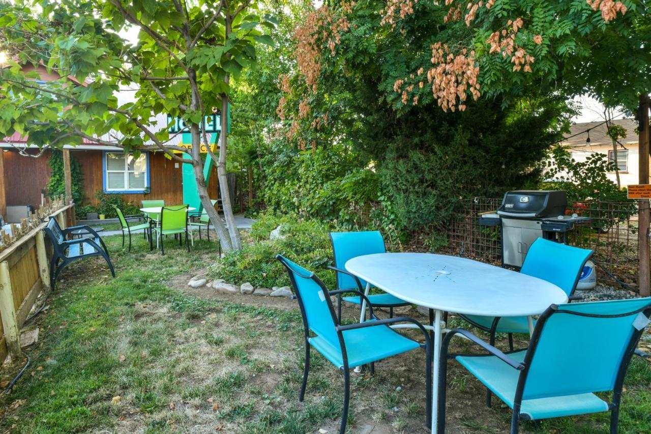 Lodge 5 - Downtown Location. Studio With Shared Hot Tub. Minutes To Arches N.P. Moab Bagian luar foto